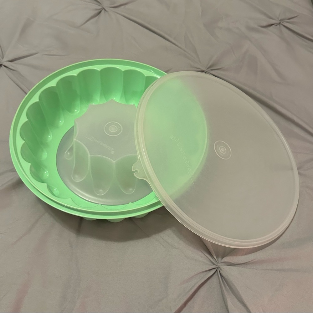 Vintage Tupperware Jadeite Jello Mold